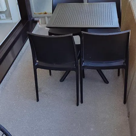 Sea Shelter Apartment *